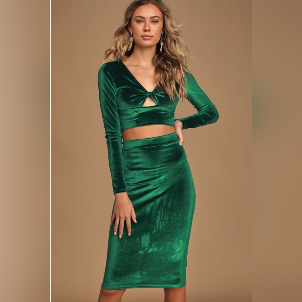 Lulu's Emerald Velvet Midi Skirt